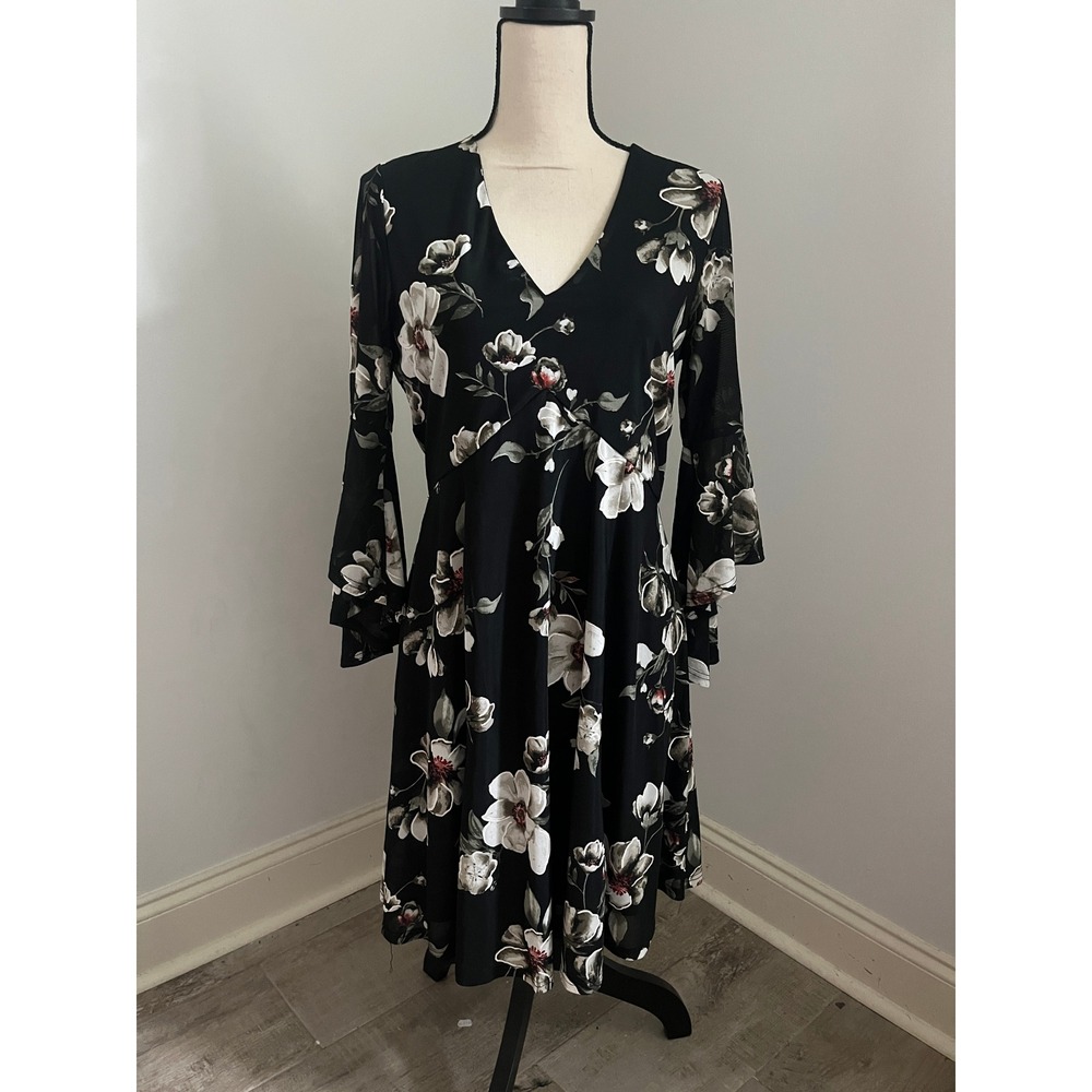 Black Floral V-Neck Bell Sleeve Dress sz Large Empire Waist Boho Chic Whimsigoth